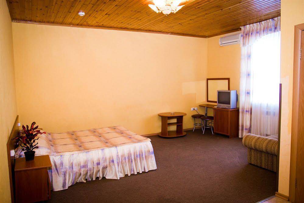 Marina Hotel