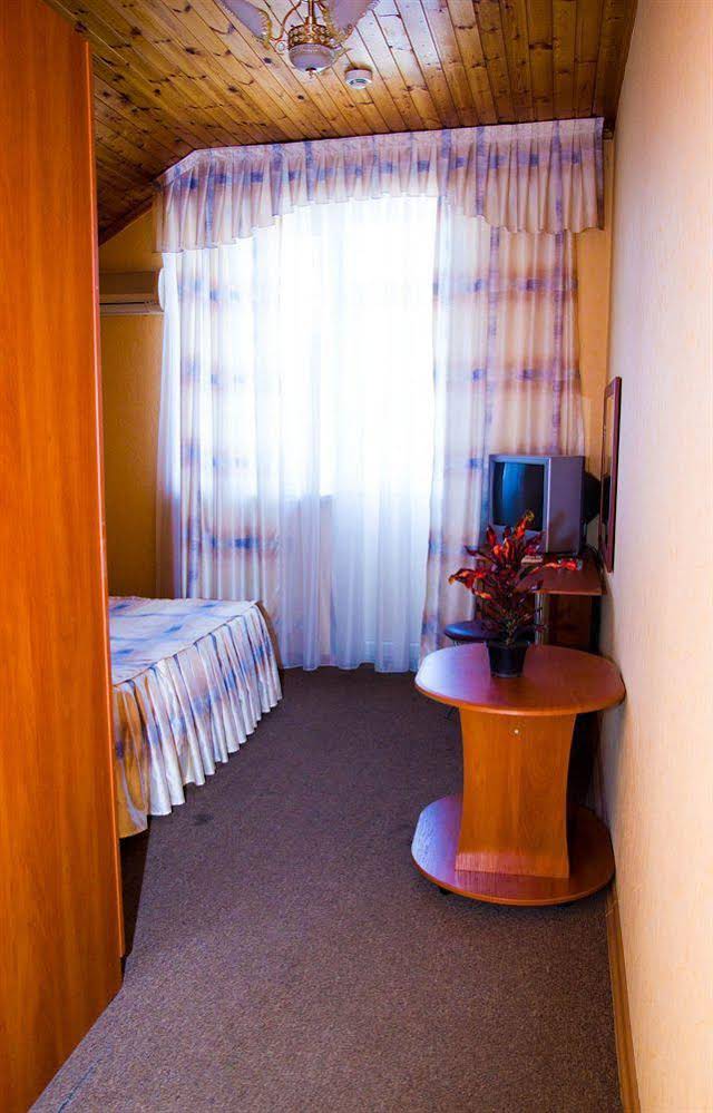 Marina Hotel