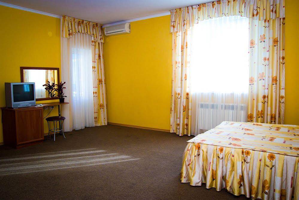 Marina Hotel
