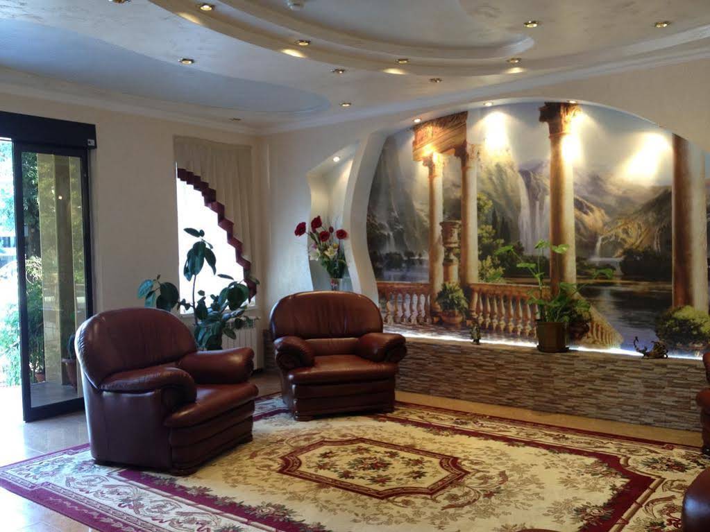 Nadezhda Hotel