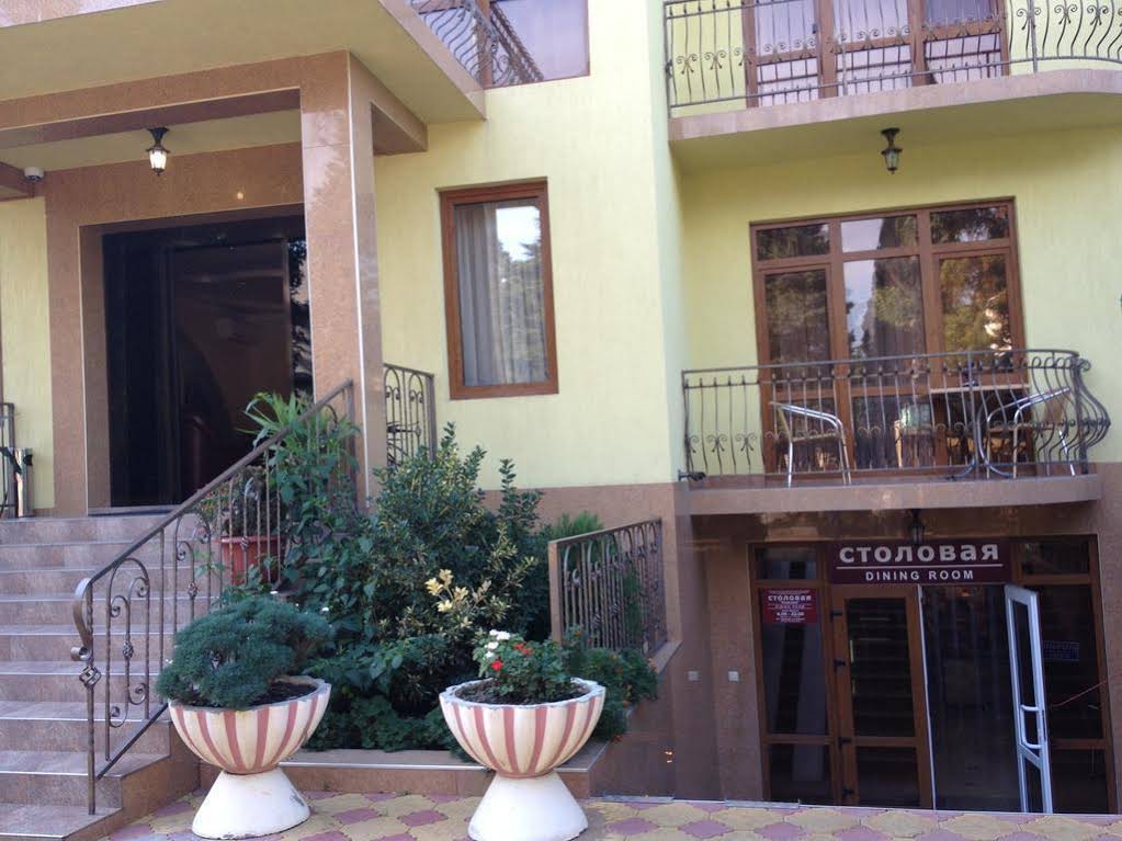 Nadezhda Hotel