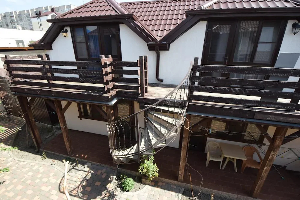 Sadorini Guest House