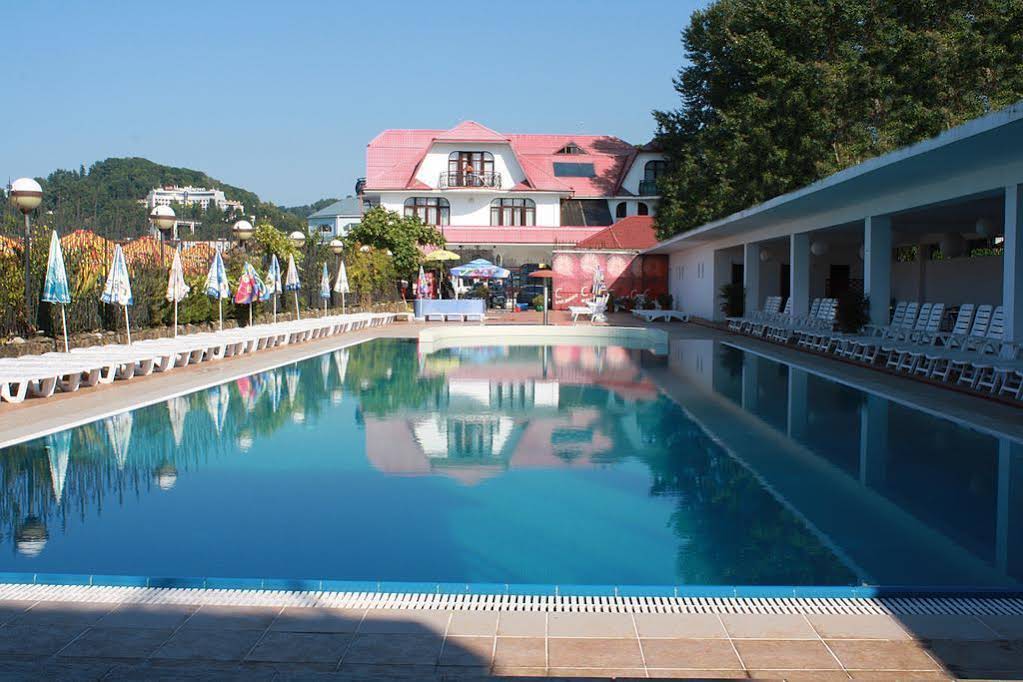 Breez Hotel