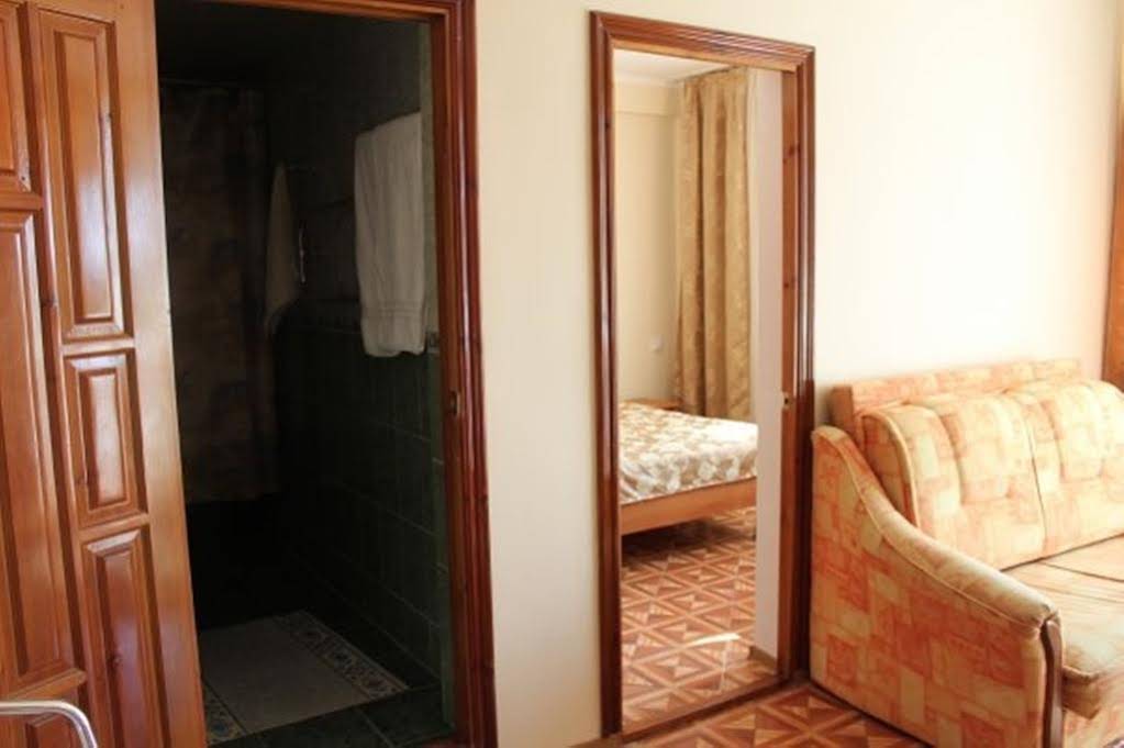 Liana Hotel