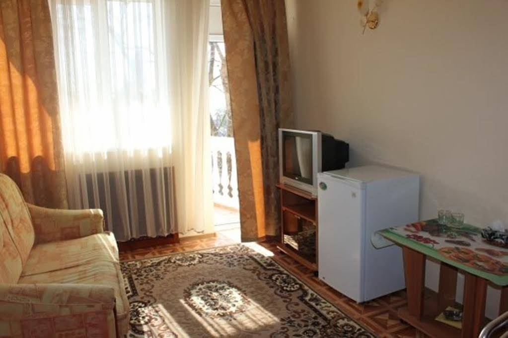 Liana Hotel