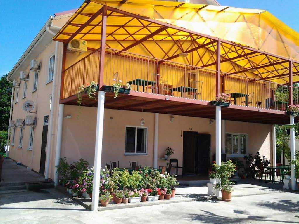 Yuzhanochka Guest House