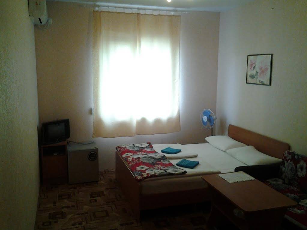 Yuzhanochka Guest House