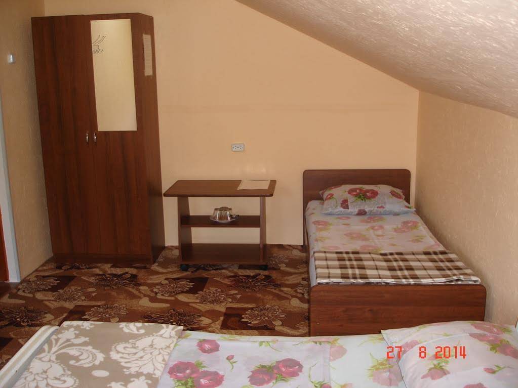 Yuzhanochka Guest House