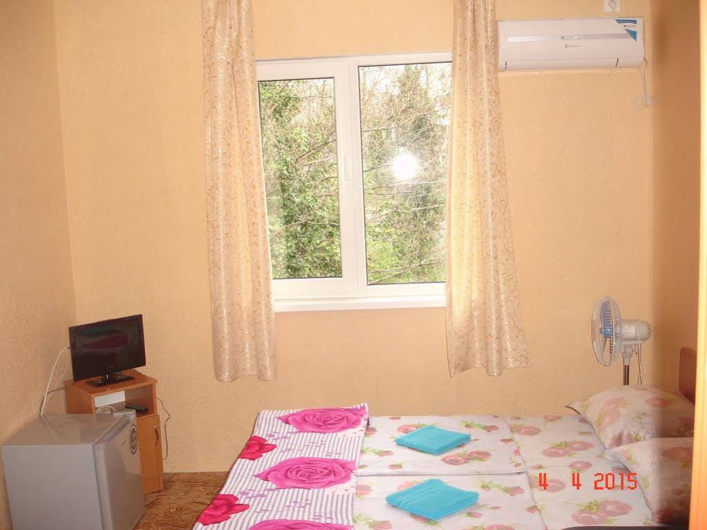 Yuzhanochka Guest House
