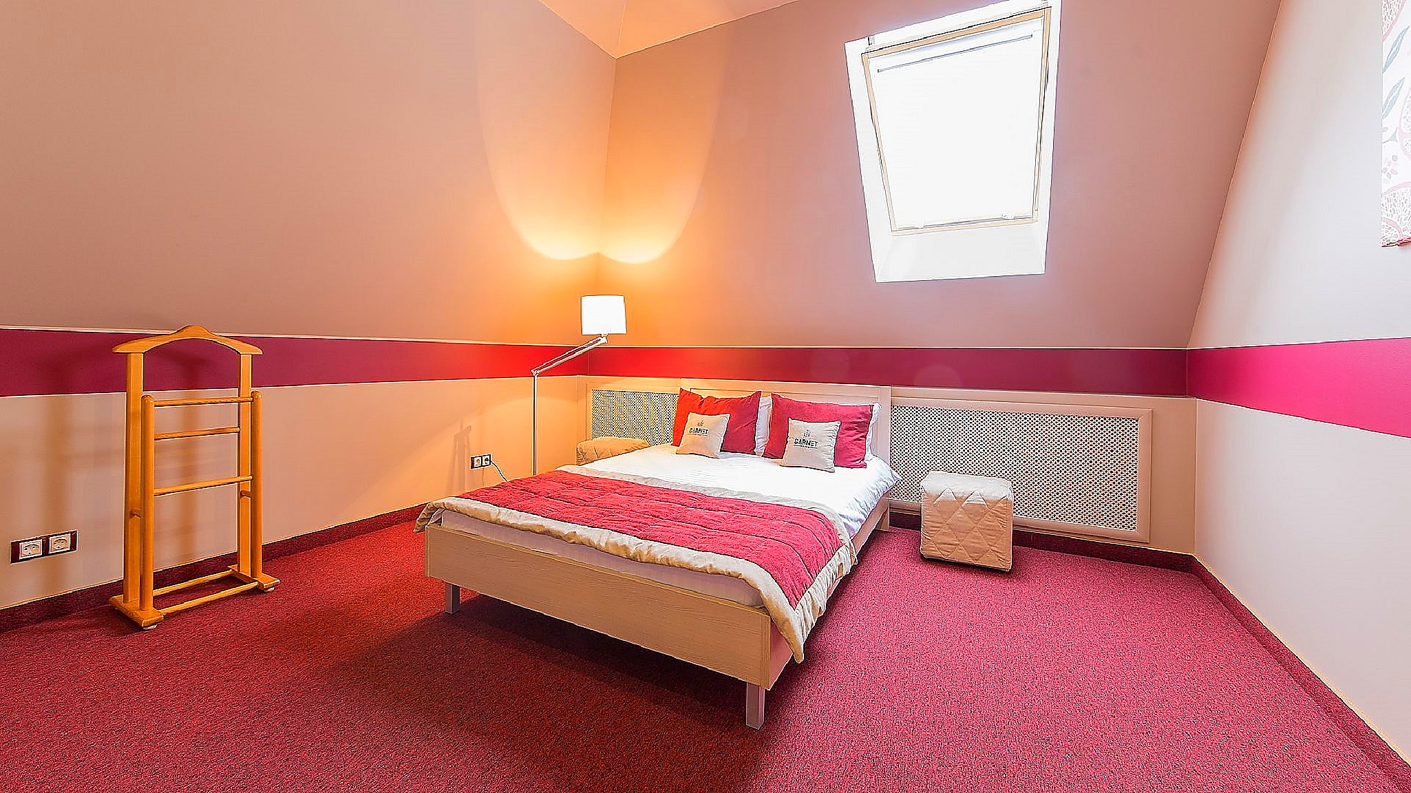 Garnet Hotel