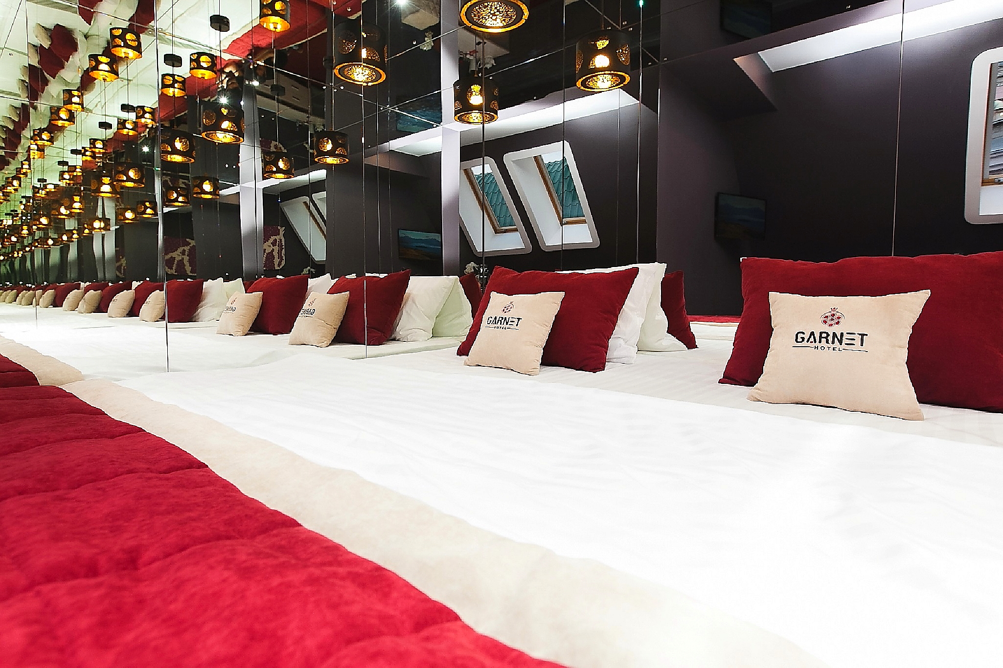 Garnet Hotel