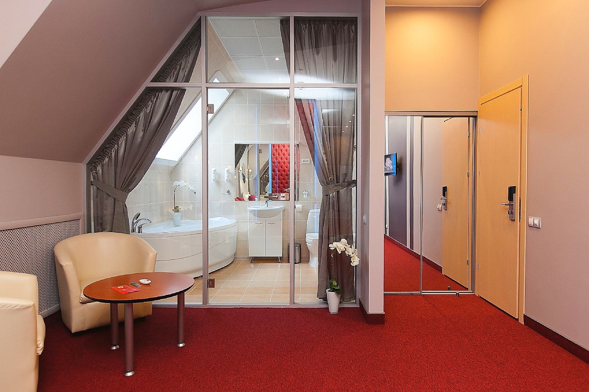 Garnet Hotel