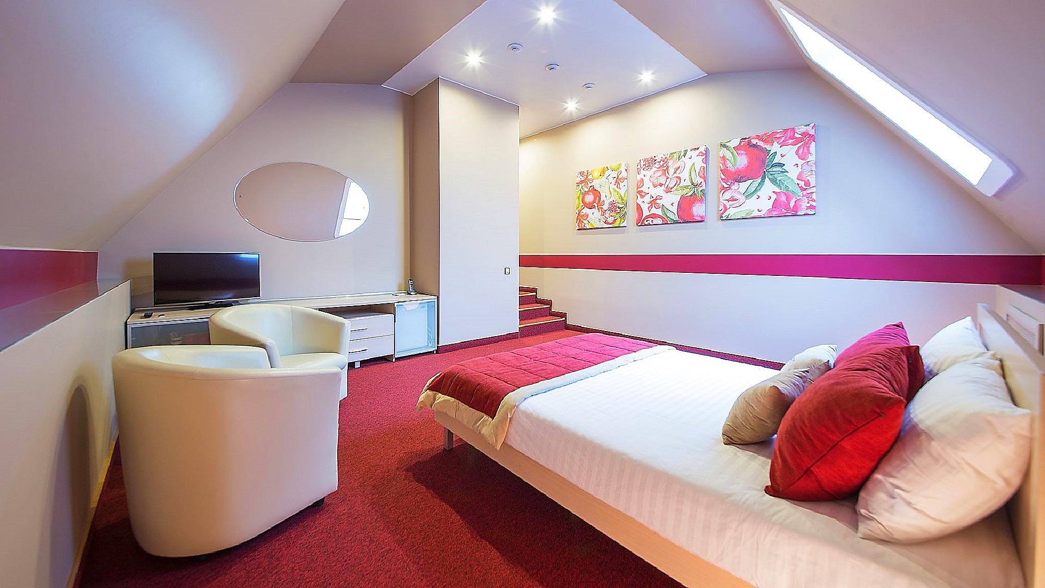 Garnet Hotel