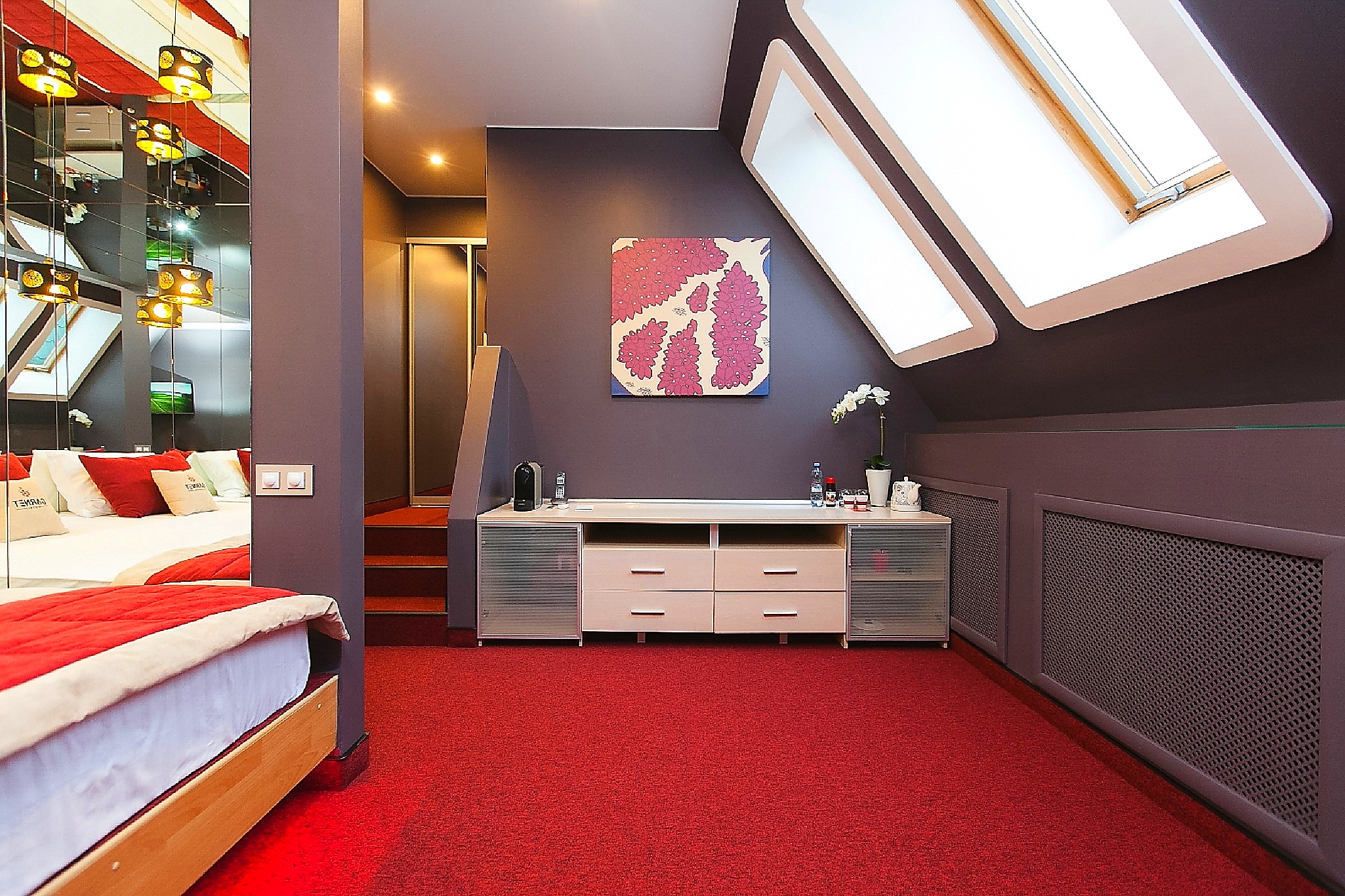 Garnet Hotel