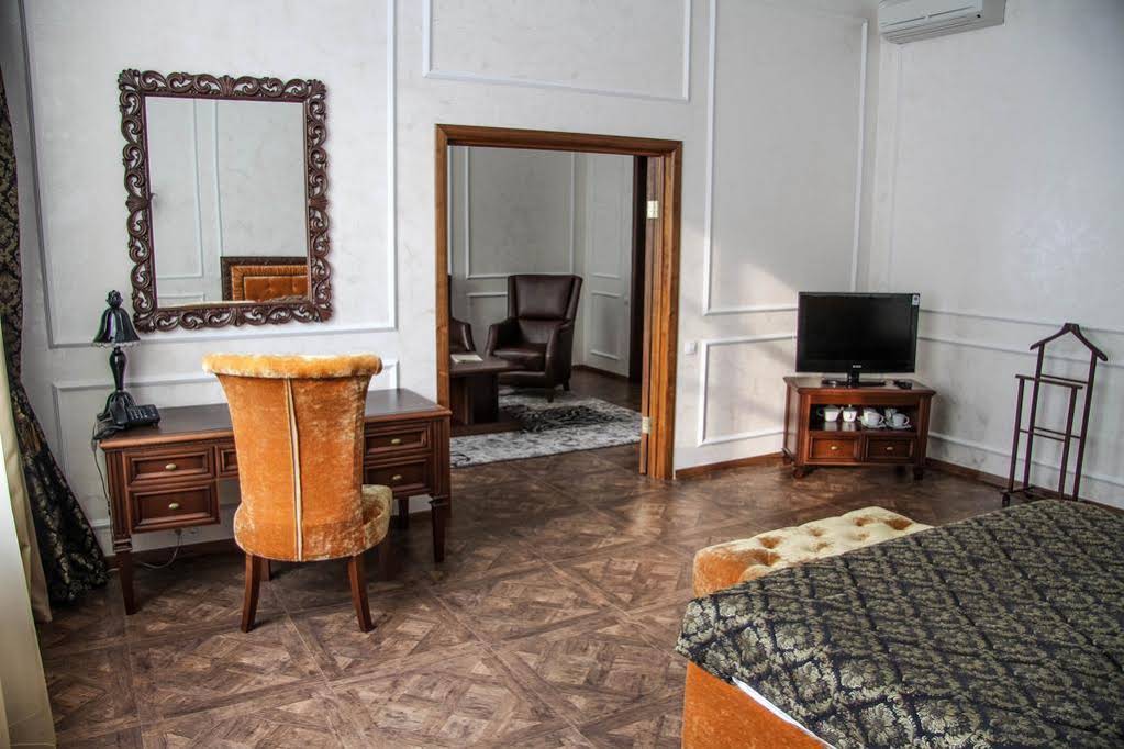 Grand Hotel