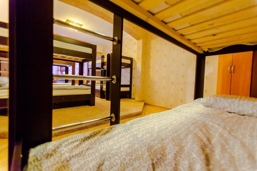 Like Hostel