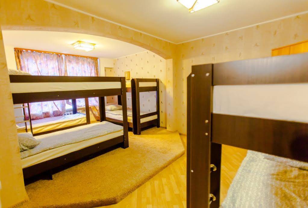Like Hostel