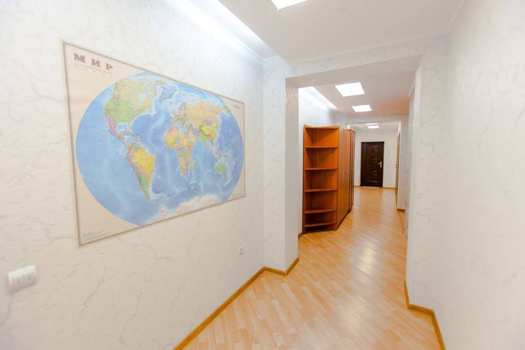Like Hostel