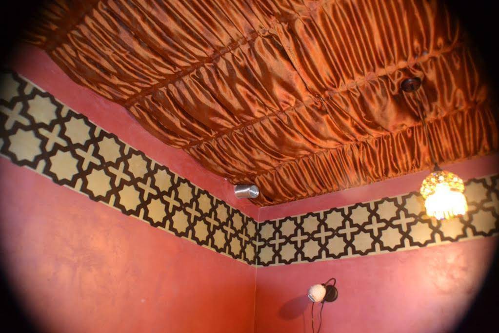 Traveler's Hotel