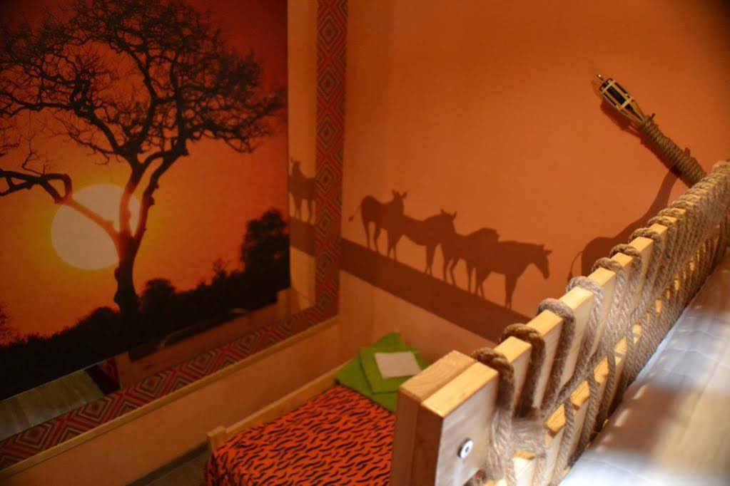 Traveler's Hotel