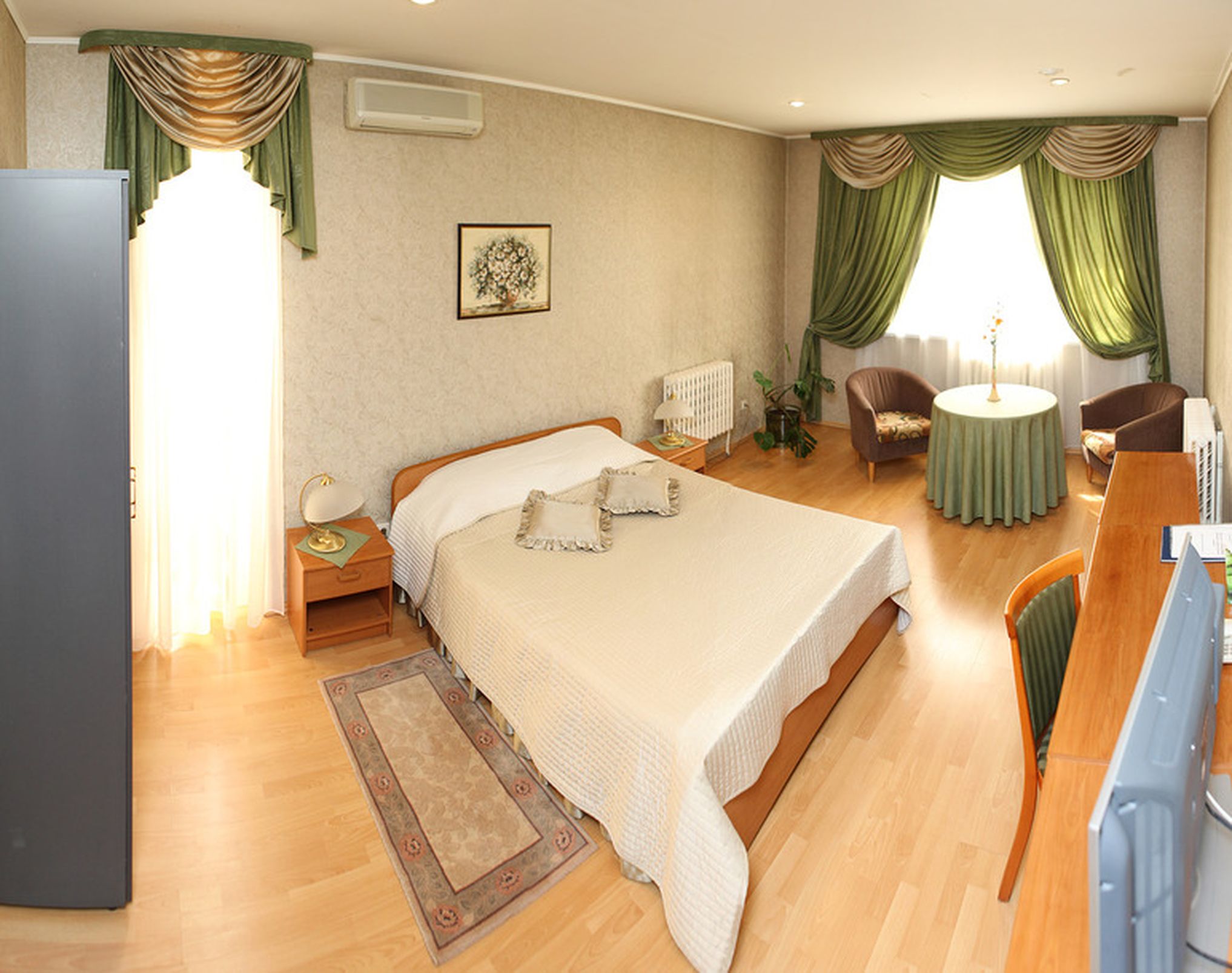 Fort Hotel