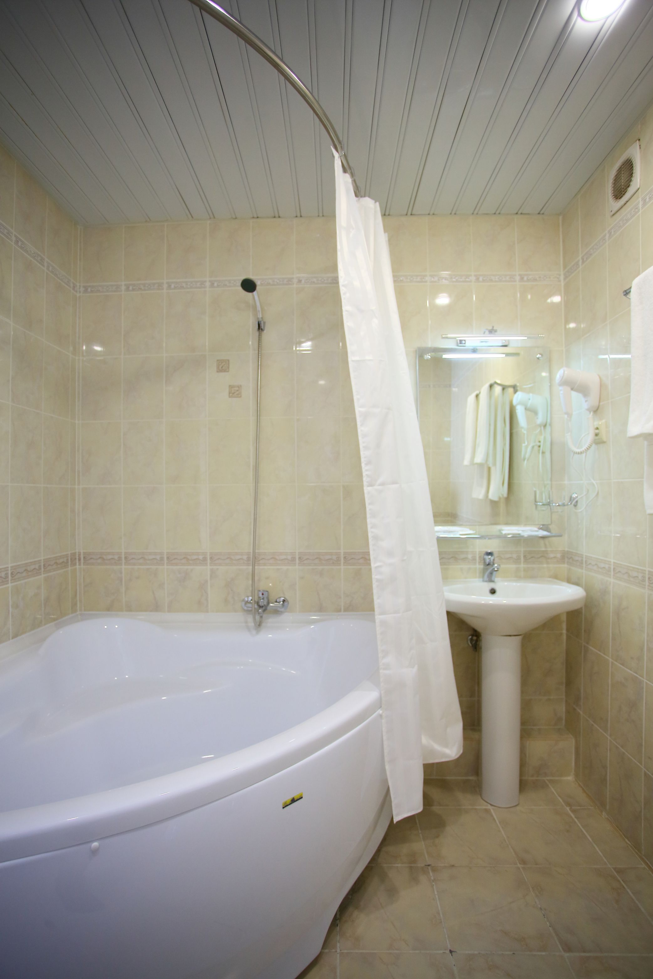 Maksim Hotel