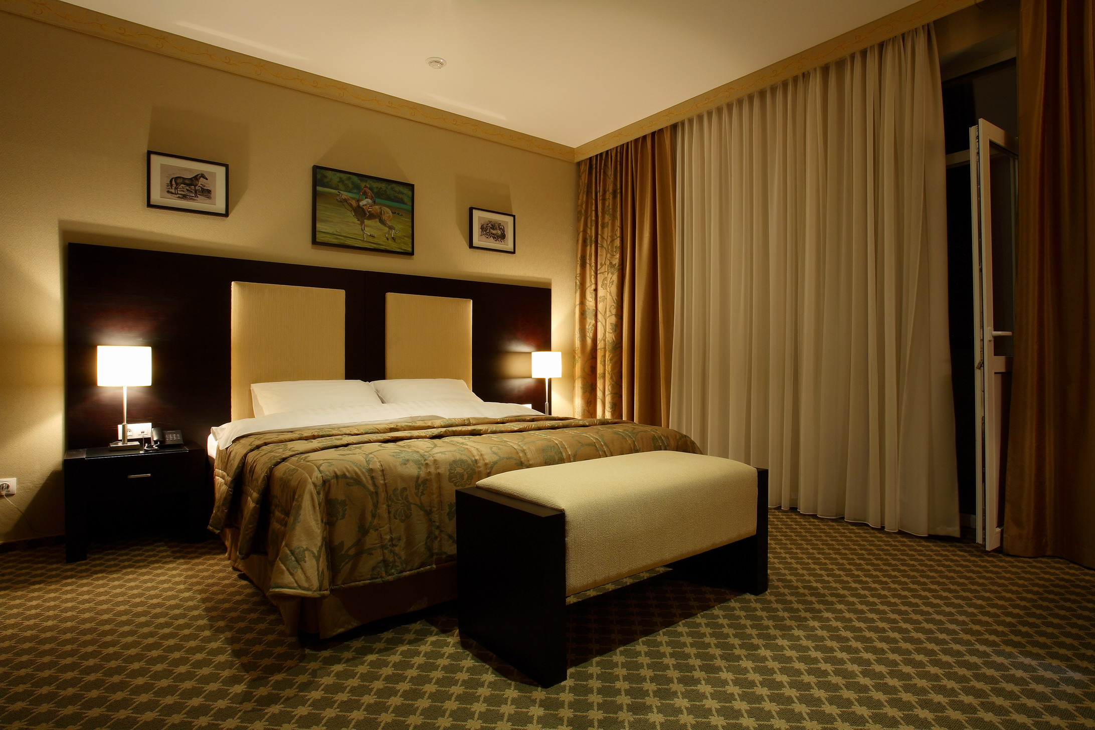 Business Hotel Senator