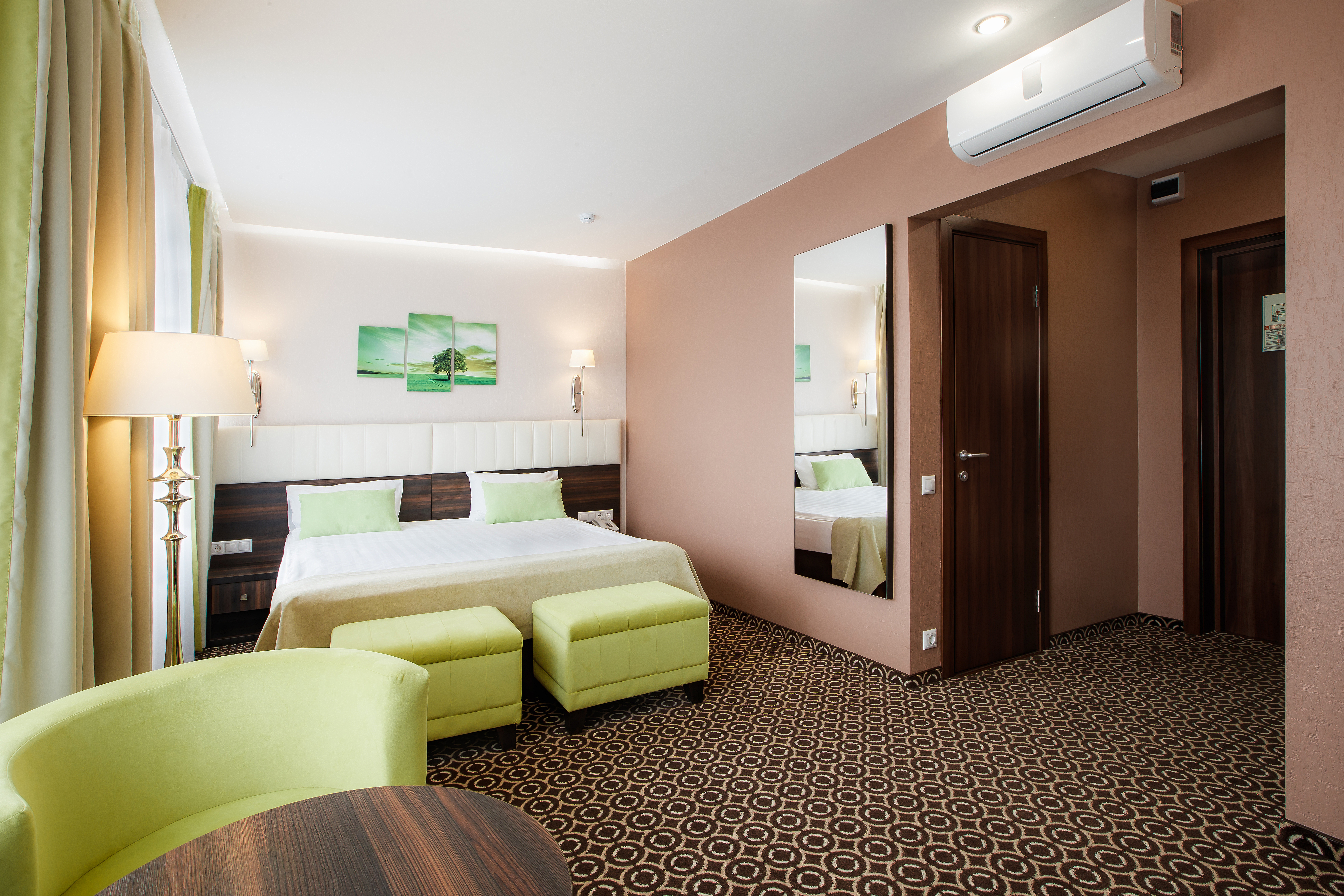 Hotel Ural