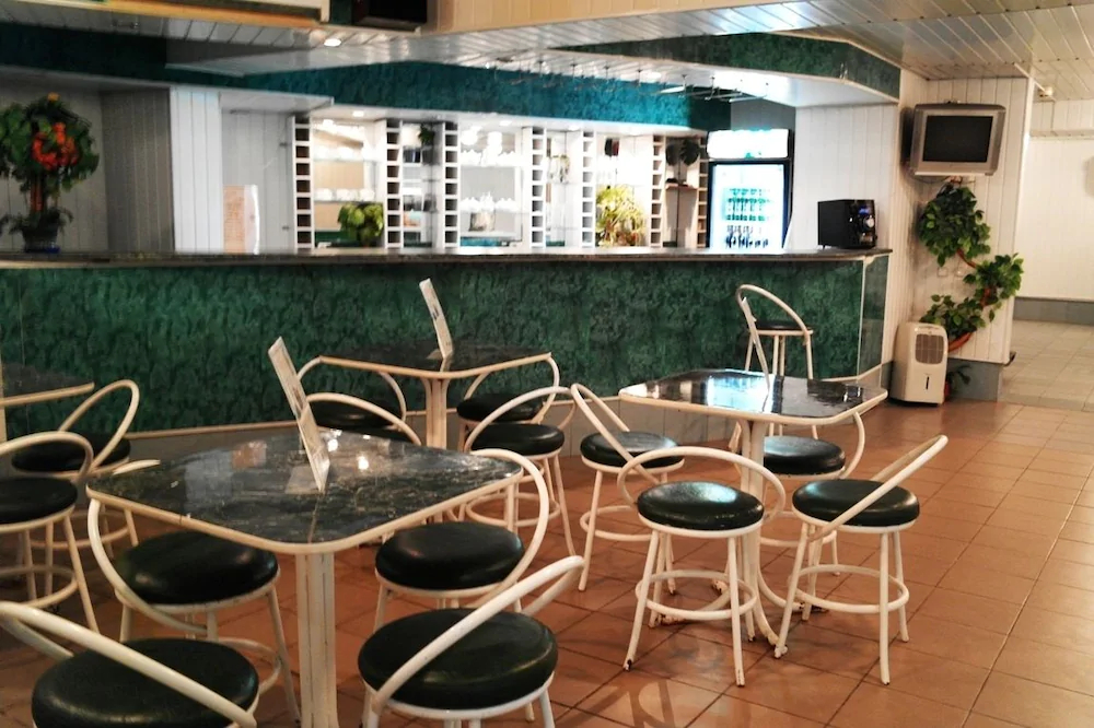 Amaks City Hotel