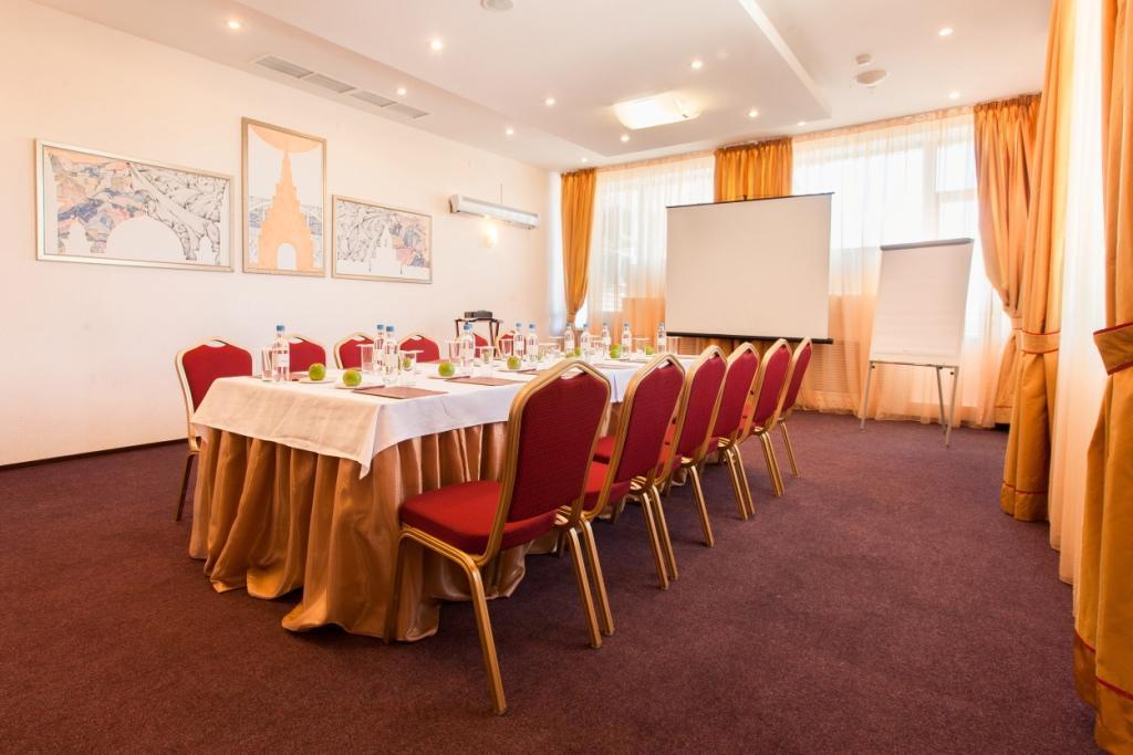 AMAKS Safar Hotel