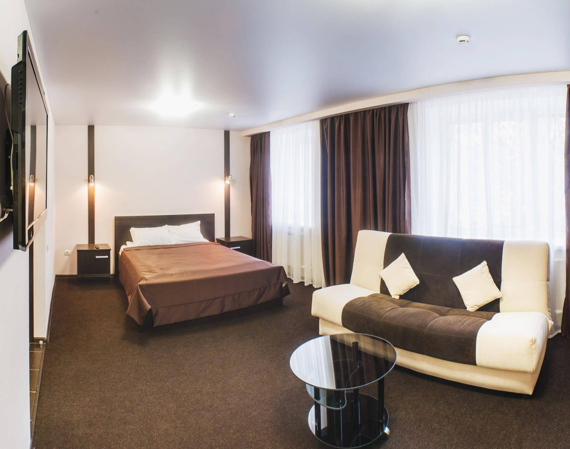 Aviator Hotel