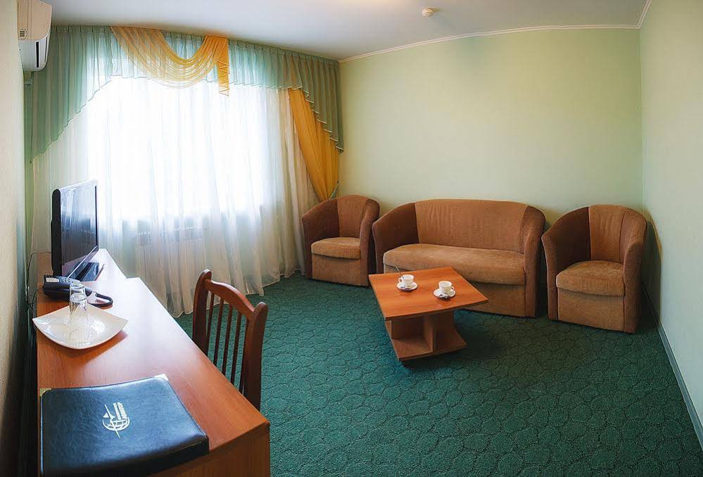 Aviator Hotel