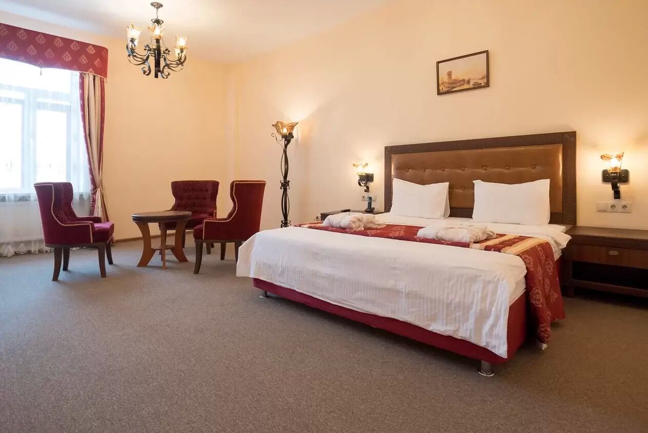 Don Kikhot Hotel