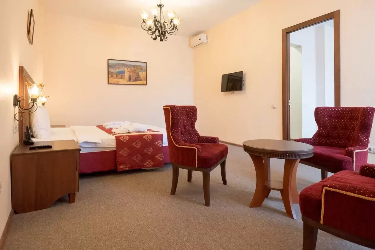 Don Kikhot Hotel
