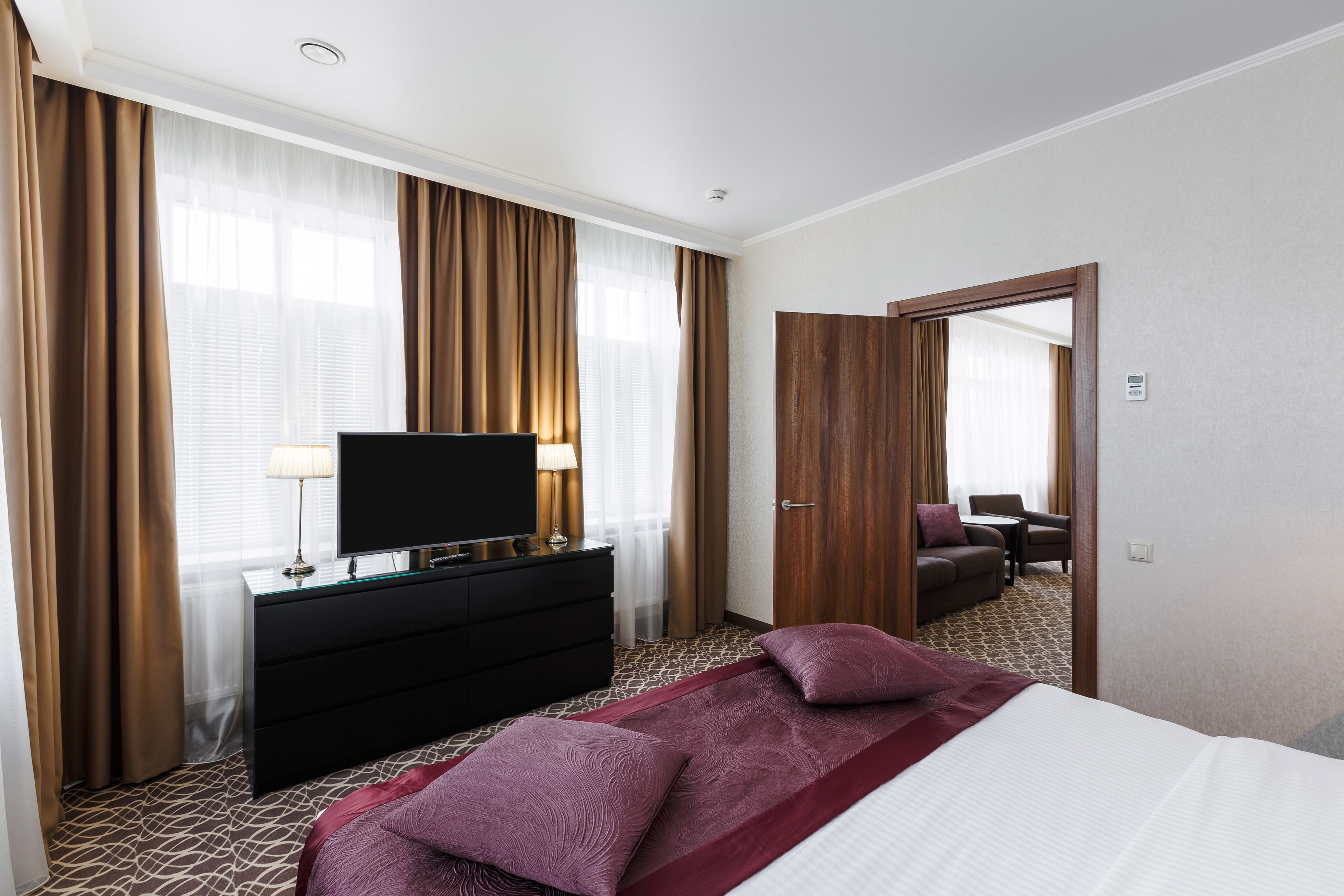 Raymond Hotel