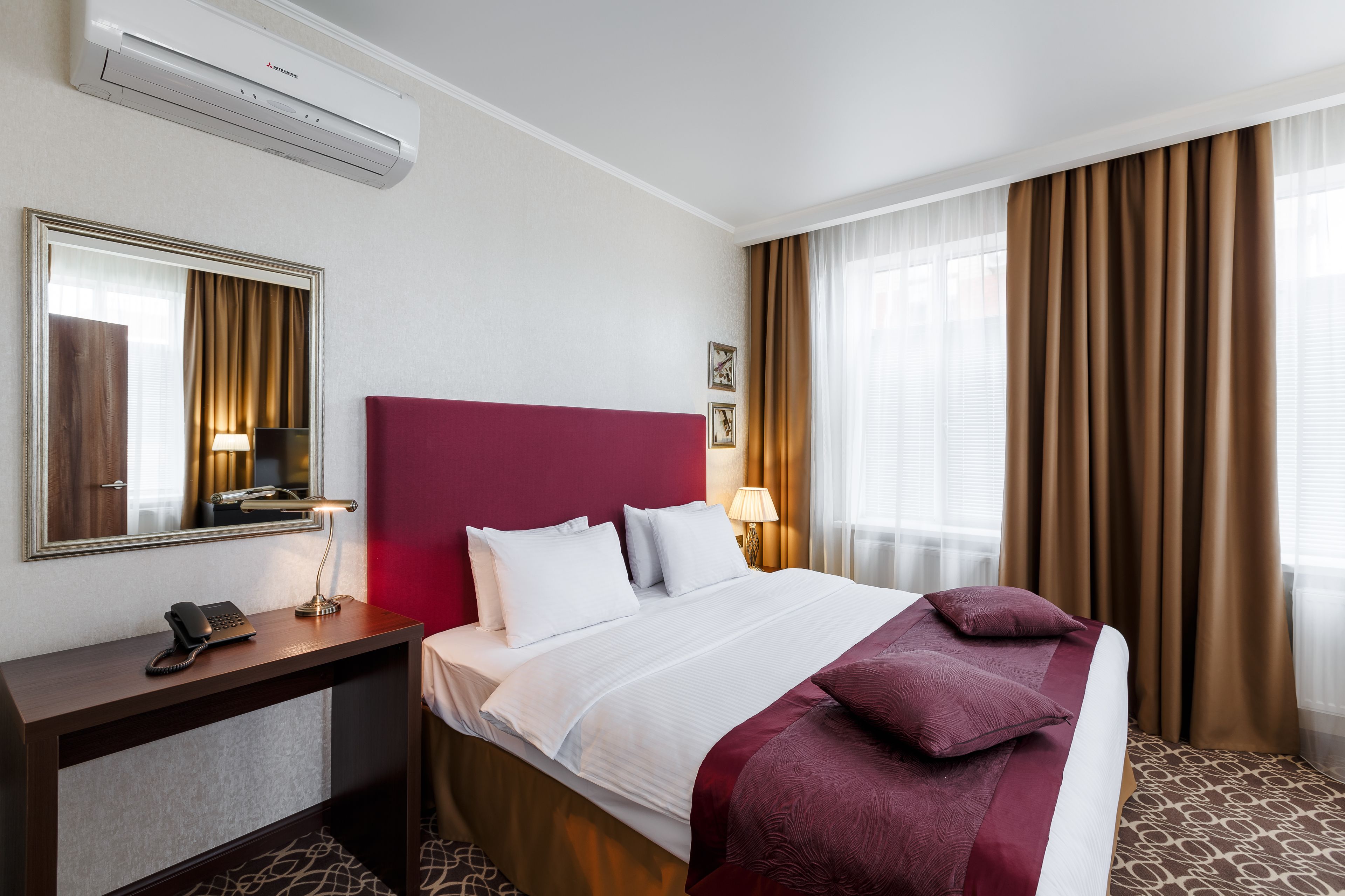 Raymond Hotel