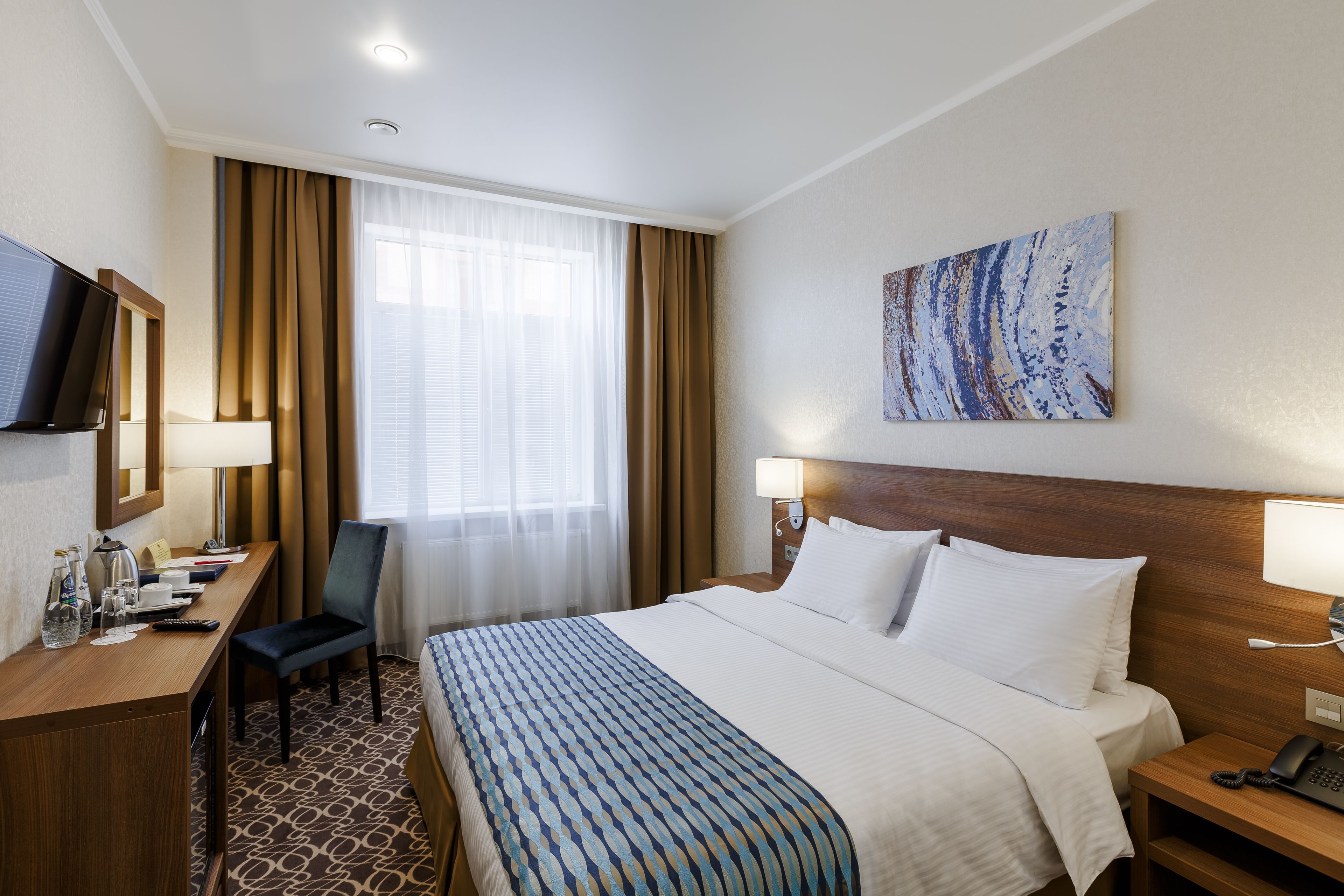 Raymond Hotel