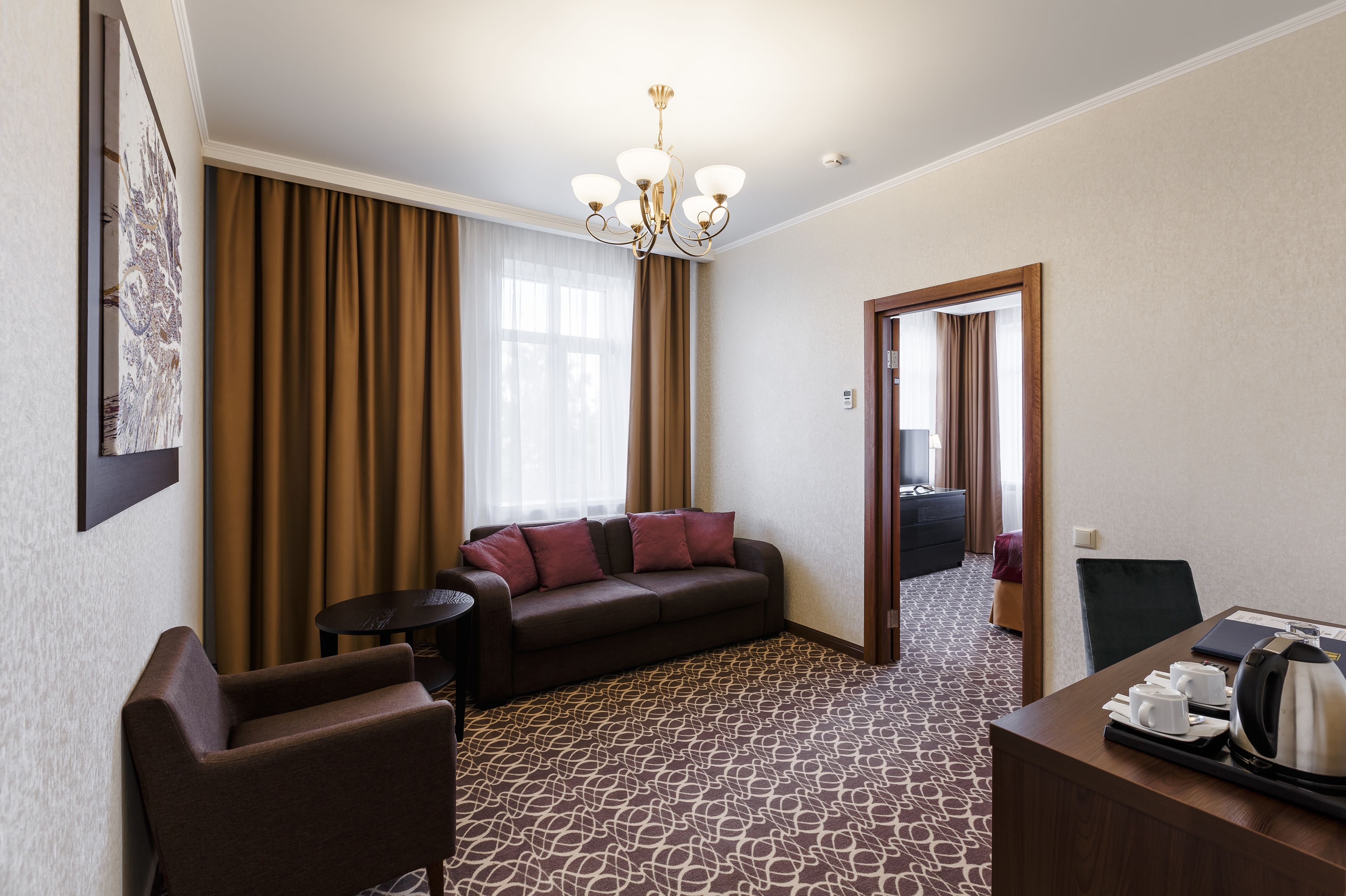 Raymond Hotel