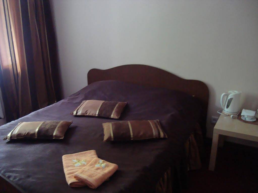 Club Hotel