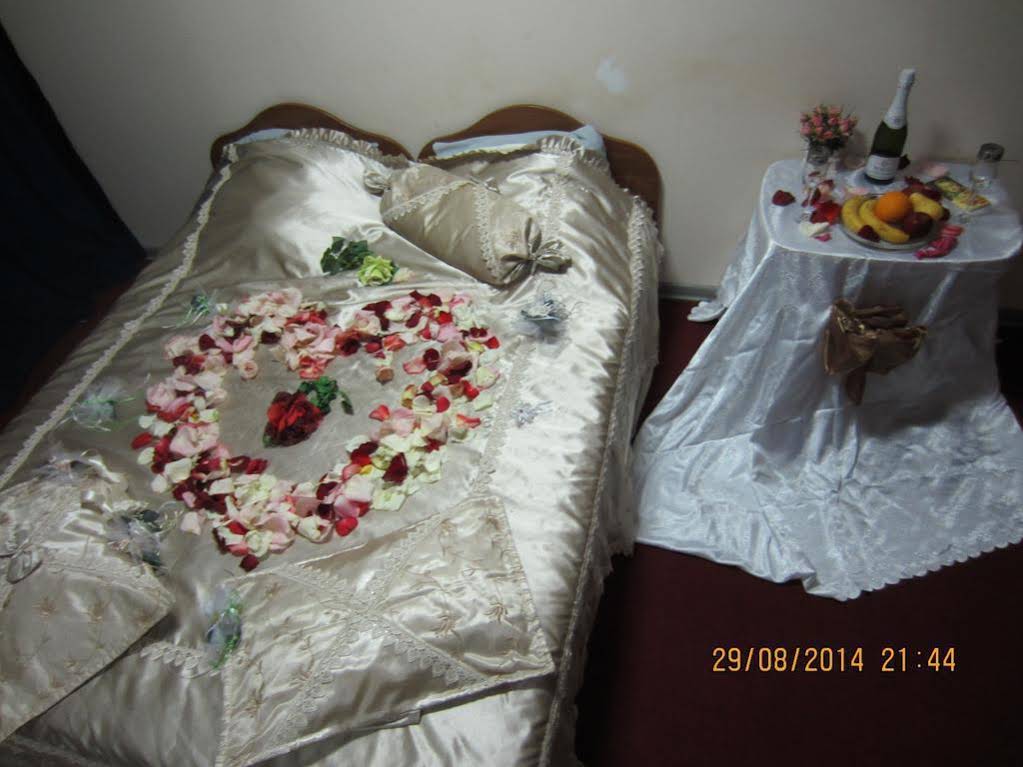 Club Hotel