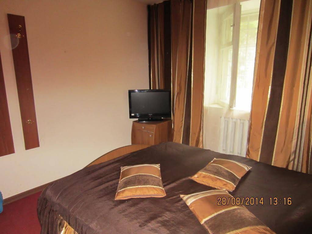 Club Hotel