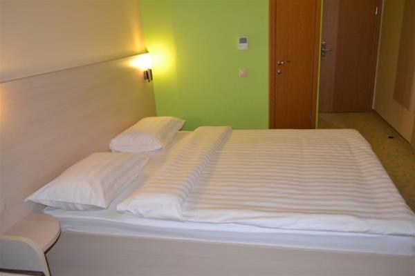 Open City Hotel