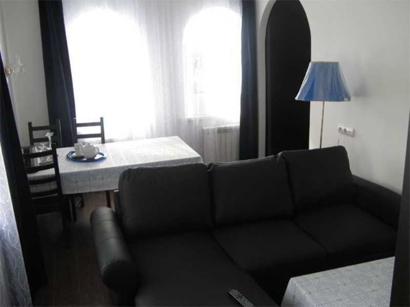 Aleksandrovskaya Sloboda Hotel