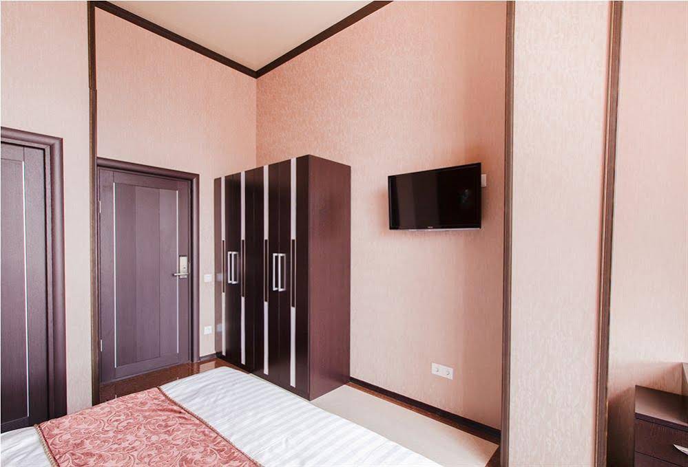 Golden House Hotel