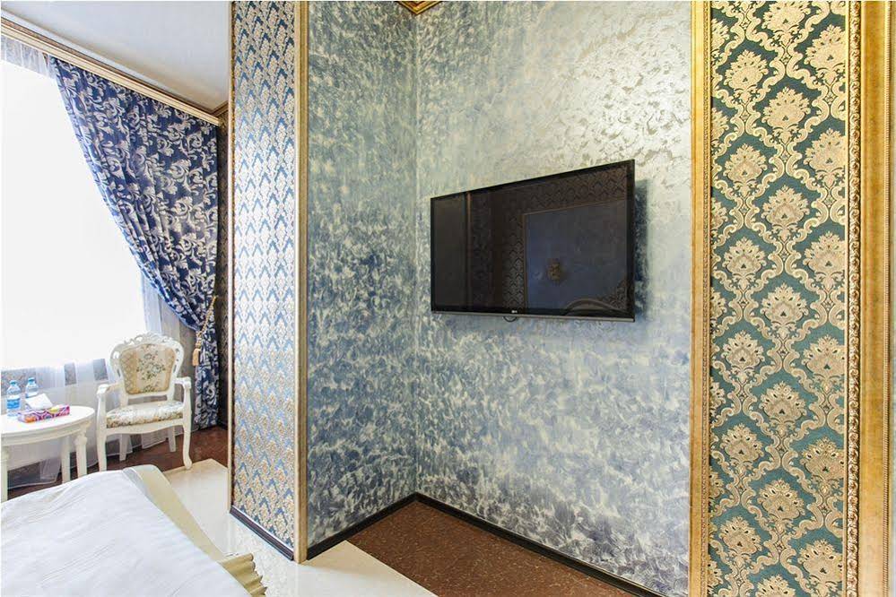 Golden House Hotel