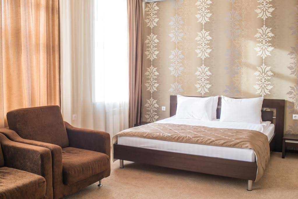 Kristall Hotel