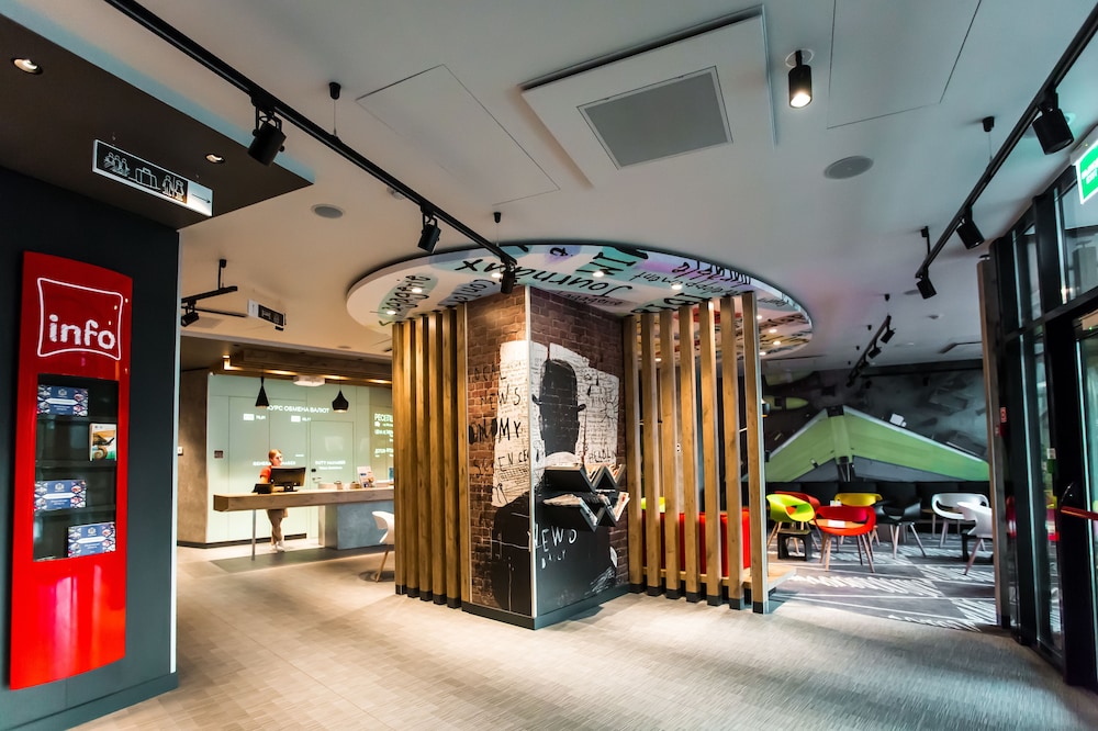 Aviator Hotel