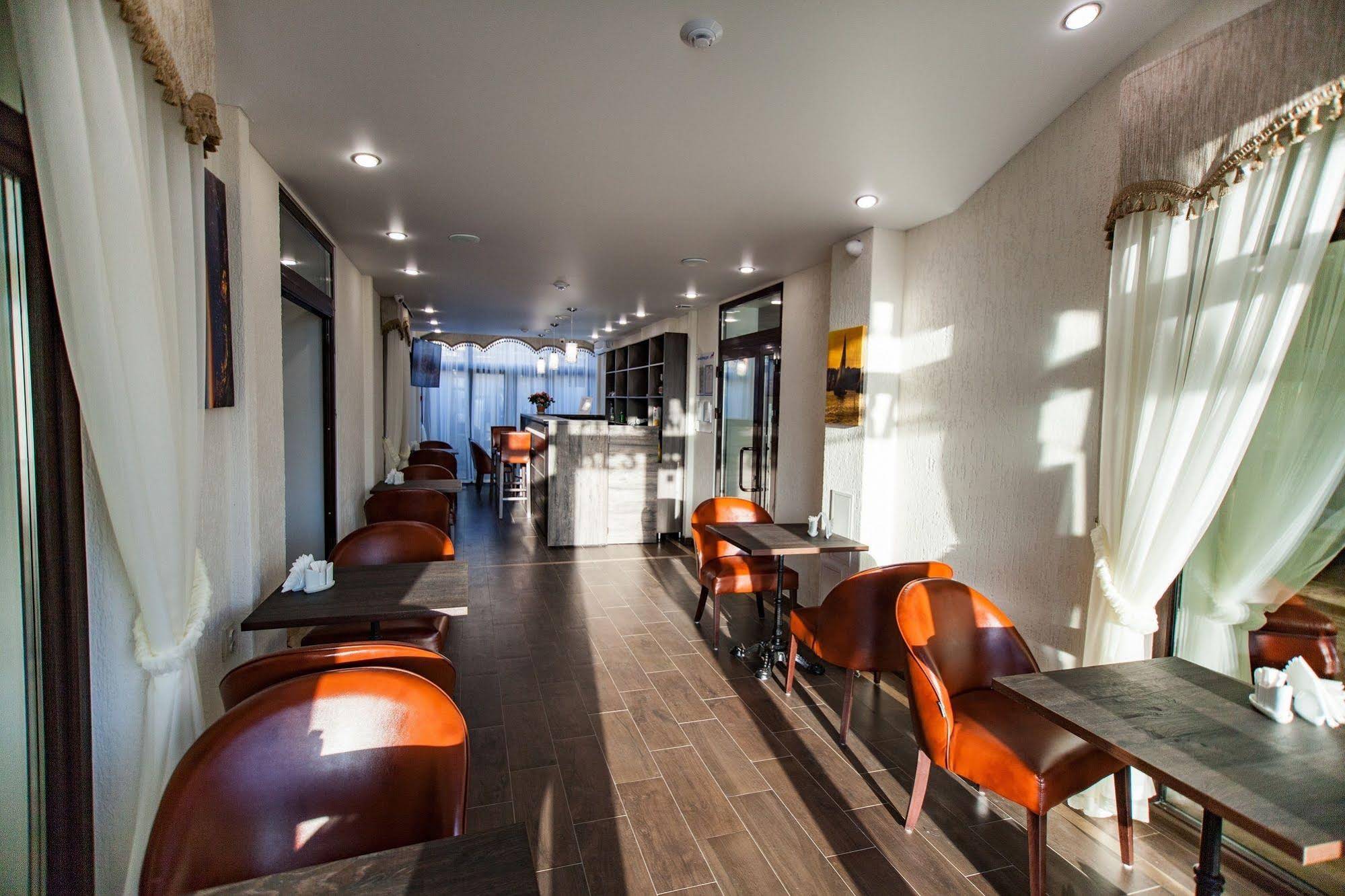 Regatta Hotel
