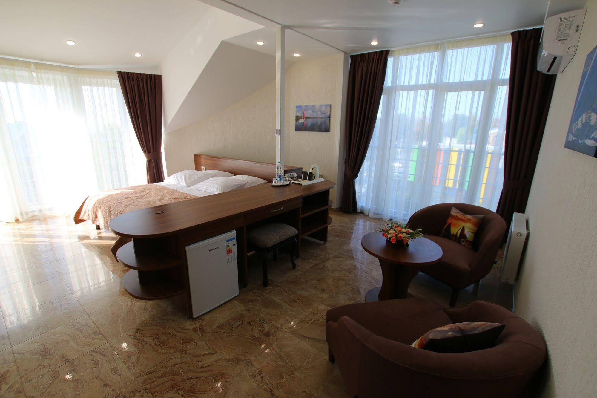 Regatta Hotel