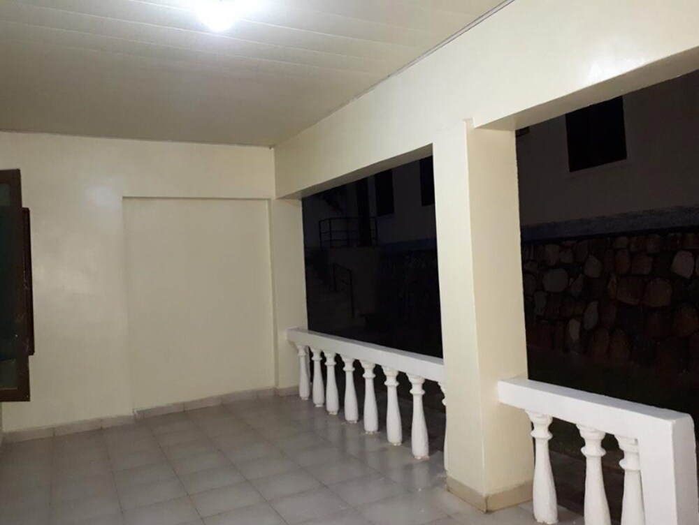 Airport First Choice Luxury Motel